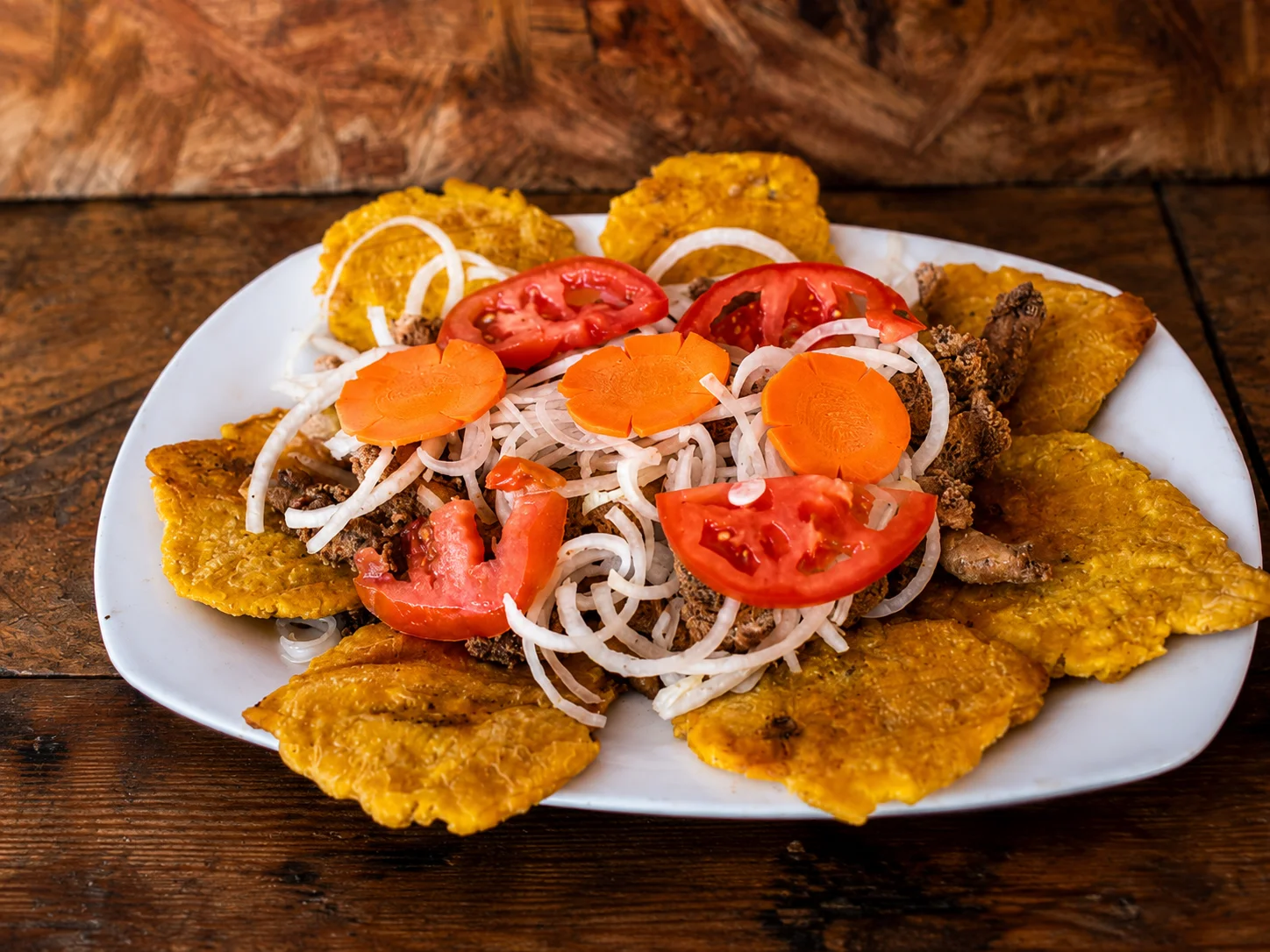Patacones y ensaladas